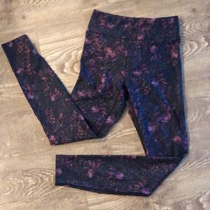 Kira Grace leggings small